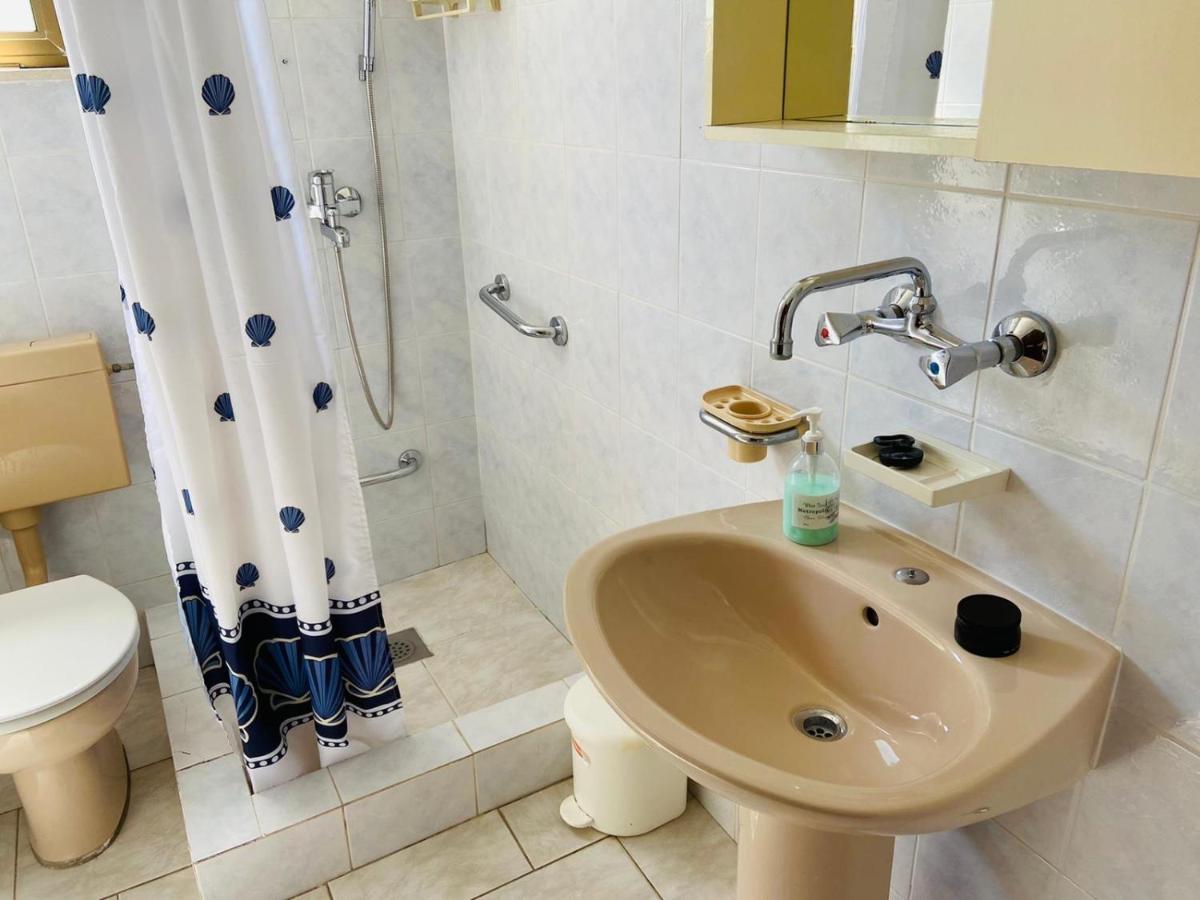Apartments Tri Zala Zrnovo Экстерьер фото